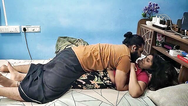 hot malayali couple gets hot and heavy in bed mallu sex video : Vaigavarun45