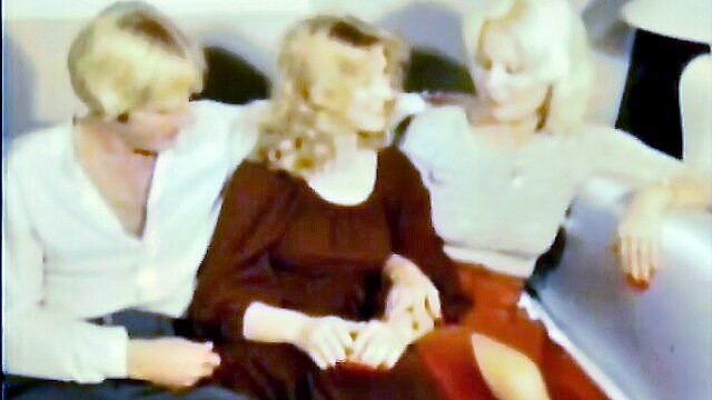 vintage milf with a hot bod takes on two cocks in hot threesome action : Diamond Collection
