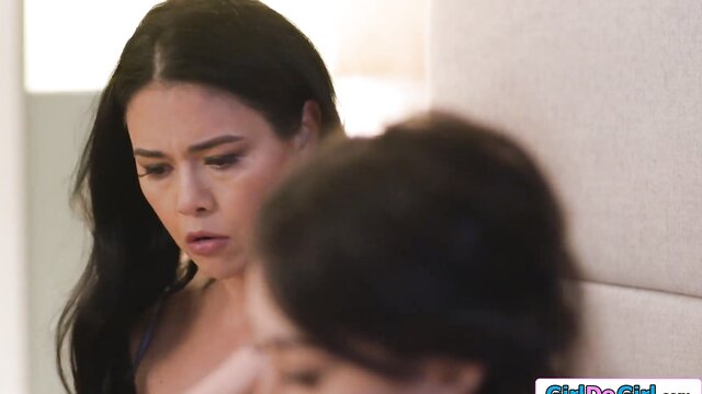 Chloe Surreal, Dana Vespoli - chloe surreal stepmom lesbian