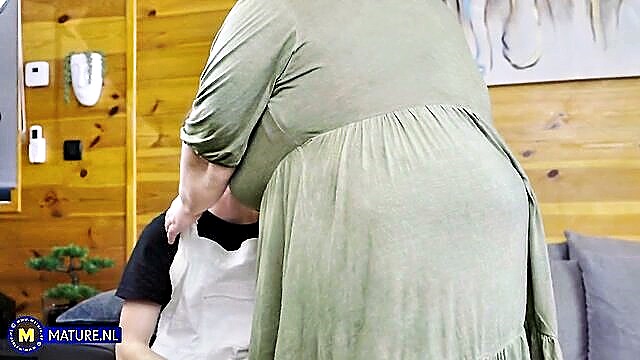 mature jana shows petr the boy how its done : Mature NL