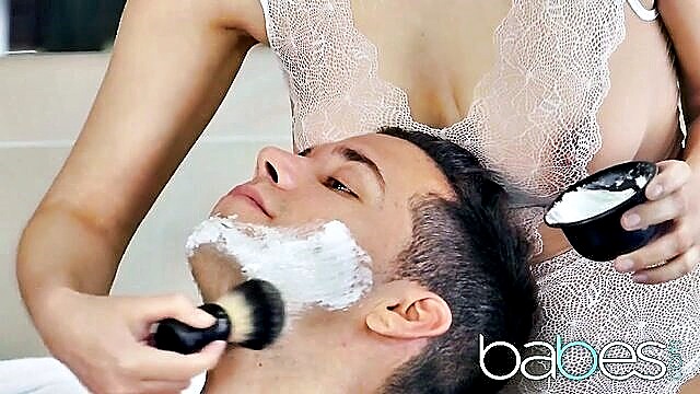 Valentina Nappi, Alberto Blanco - anal creampie leakage at the sexy barber shop Babes