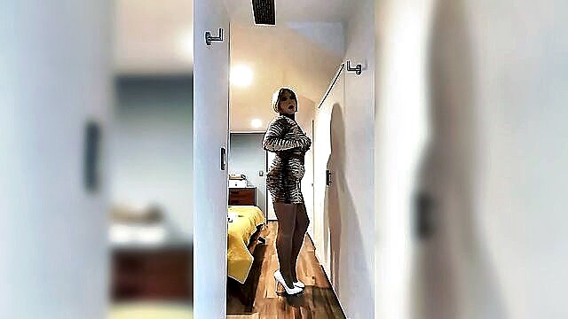 amateur, high heels, crossdresser - the tigress cd solo