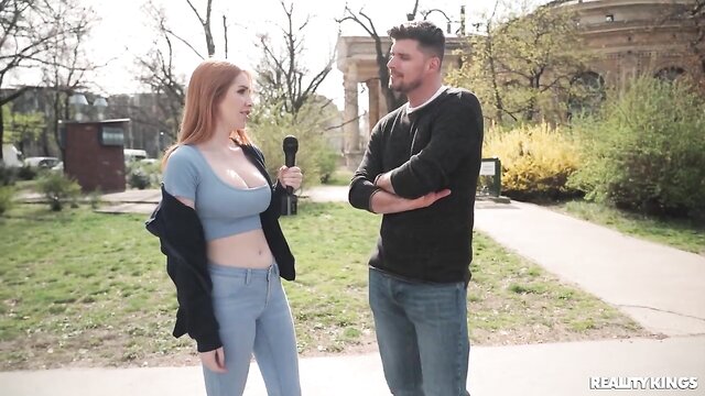 Kristof Cale, Scarlett Jones - interboob in the city park Reality Kings