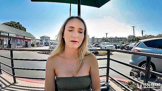 hot blonde in car fun : Bang