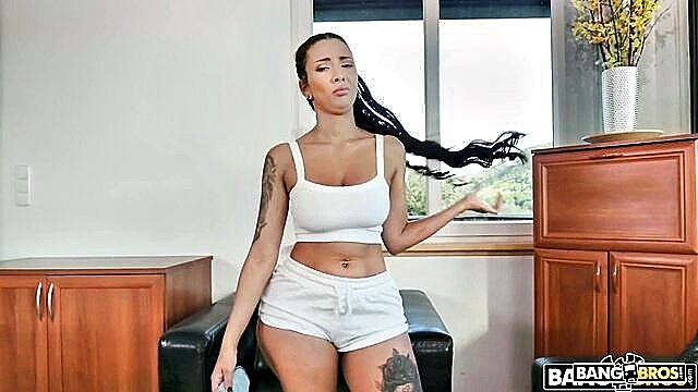 VITORIA BEATRIZ - vitoria beatriz cheats maid