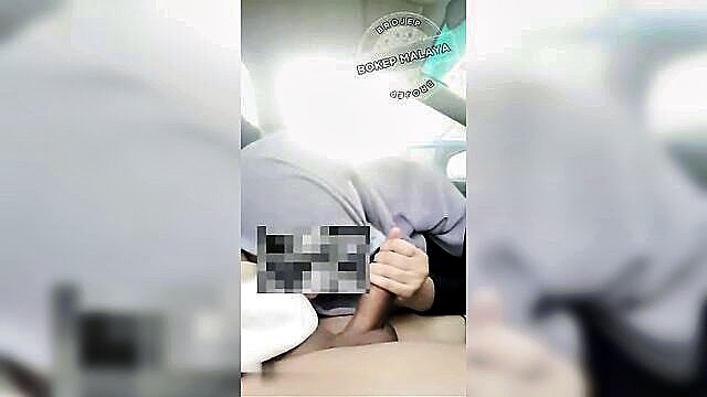 blowjob, amateur, asian - malay wife gives bj in car