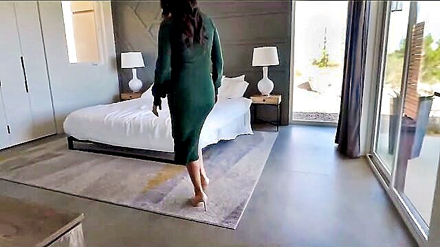 milf, latina, babe - cammi strella stepmom
