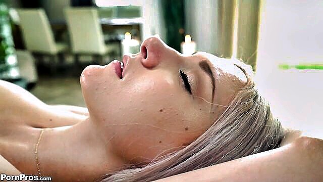 Skylar Vox - skylar vox pussy licked Porn Pros