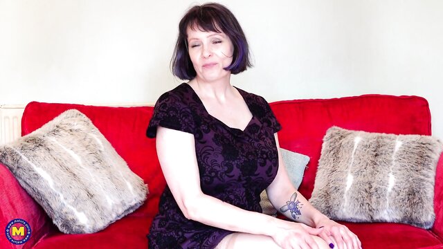 Tigger - mature exposed slut mature