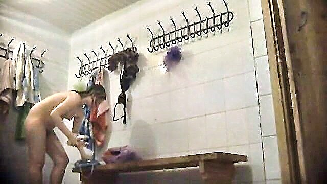 long haired teen shower : Voyeur Bank