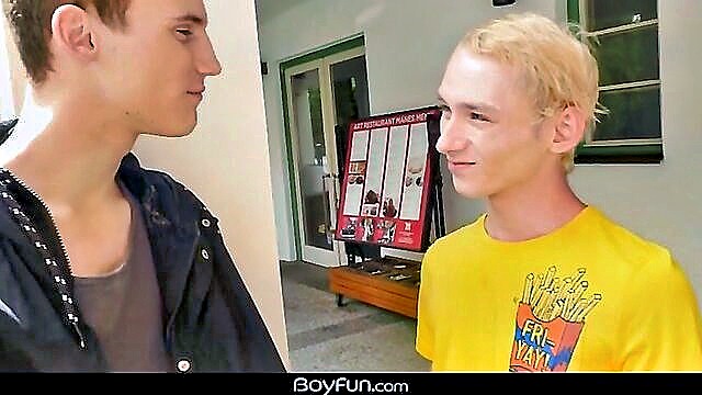 kaleb cross blowjob : BoyFun