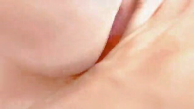 asmr pussy licking : EllyPeach