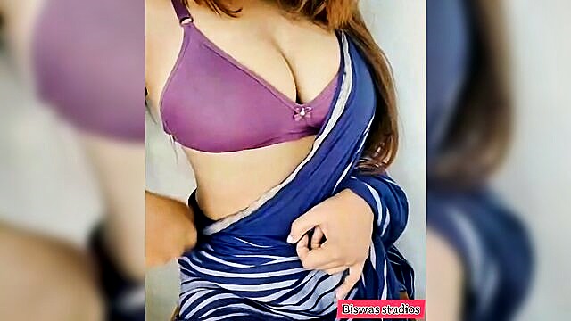 Shruti Bhabhi - sexy bengali shruti bhabhi teasing in saree with big boobs and panty Biswas