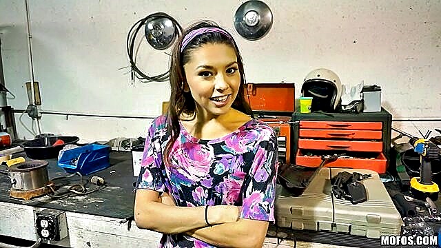 Serena Torres - sweet torres latina scene Mofos