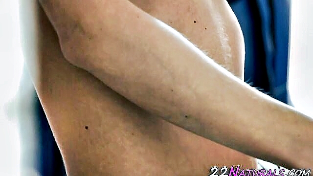 blonde babe rubbing clit blonde babe rubbing clit while masturbating solo : brookes26