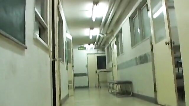 amateur japanese girl gets her panty exposed to patients in this sharking video : oran_walter