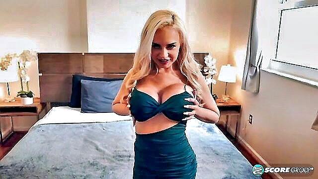 Bella blonde, Bad Bella - bella bad striptease Scoreland