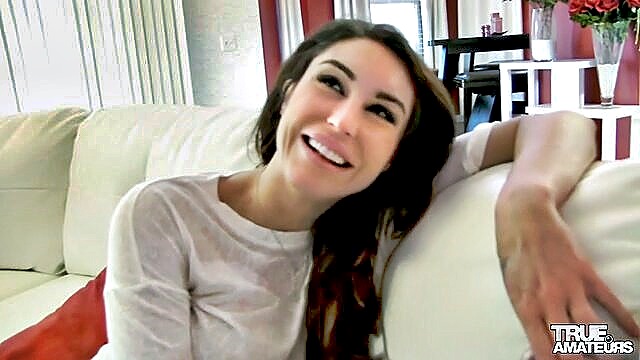 oral, job, shaved pussy - brunette gets dick