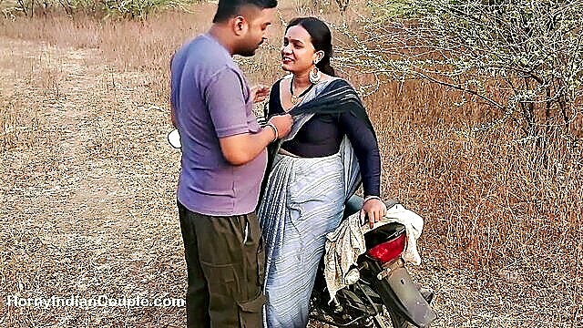 indian bhabhi sex video : Horny Indian Couple