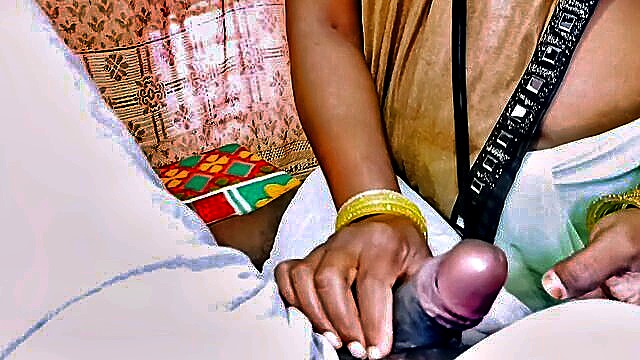 Telugu Hot Silk - telugu bhabhi in saree