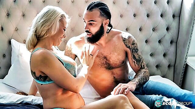 Capri Cavanni, Malisa Moir, Angel Hott, Susanne Brend - mikevalley porn 40 Something