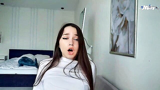valeria sladkih anal : SpringBreakLife