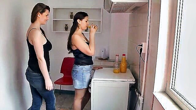 lesbian kissing, kissing, masturbate - italian kiss kissing scene