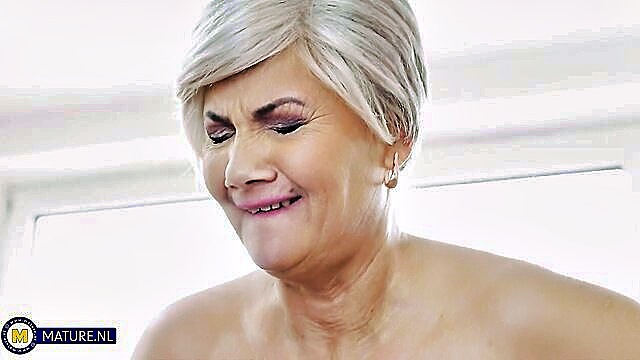 sexy lingerie scene arwen kate : Mature NL