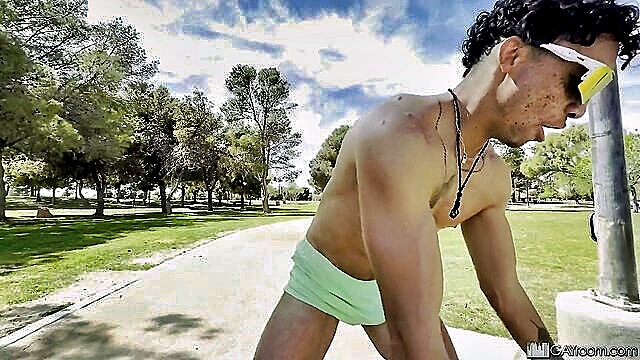 Amone Bane, Lars Larson - gay frisbee in the park Men POV