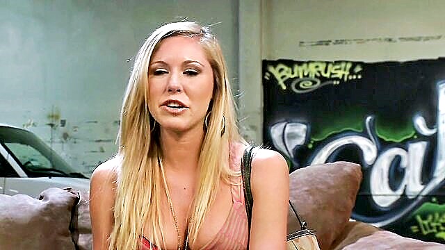 blonde teen gets fucked on couch : FapTube Premium