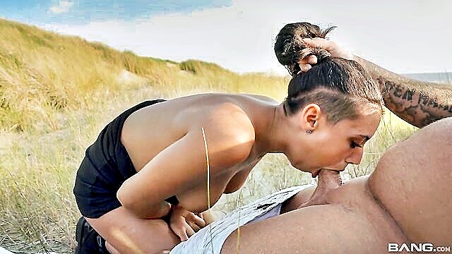 beautiful brunette couple sex : VideosZ