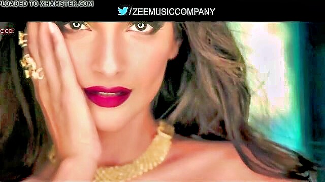 indian sex, bollywood, celebrity sex - kareena kapoor sonamrabby twinkle khanna