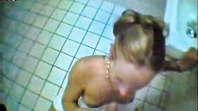 tattooed slut toilet fuck : Street Blowjobs
