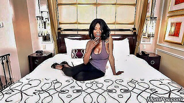 Vivica Star - vivica star ebony mom