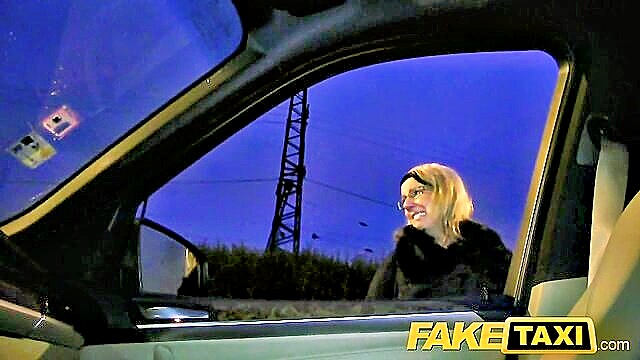 taxi fucking blonde in car : FakeTaxi