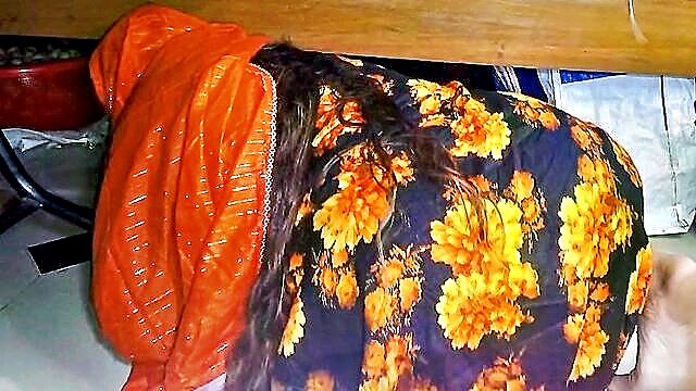 Shahida - indian desie stepmom fuck