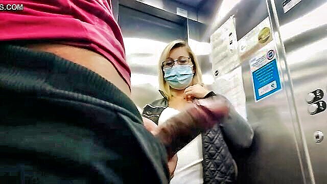 Couplehotfr3869, Vincelapoutre - hotel elevator flash amateur