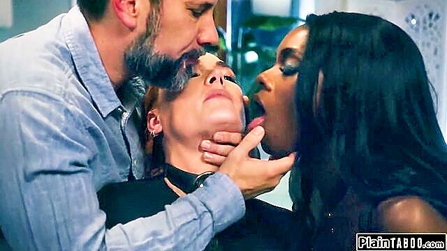 Ana Foxxx, Tommy Pistol, Siri - ana foxxx threesome gear