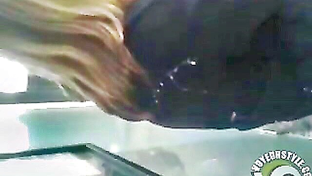 women, public, cumming - public masturbation cumming