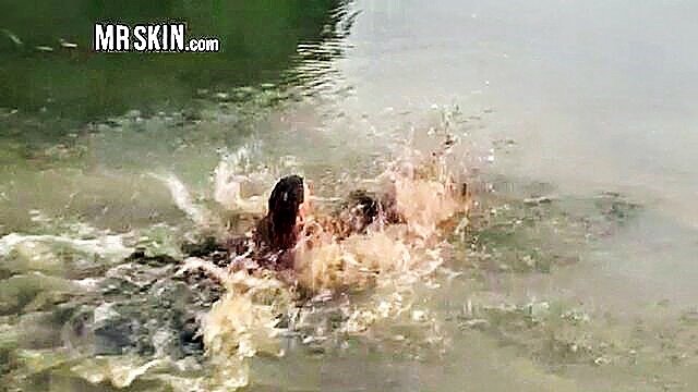 Roxanne Pallett, Holly Madison - holly madison pool soaks Mr Skin