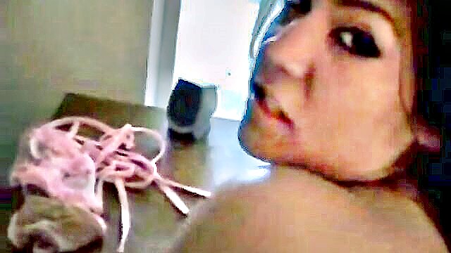 guys fuck amateur brunettes : Street Blowjobs