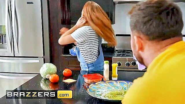 Katie Kush, Jenna Starr, Seth Gamble - milf paewg seduces boyfriend findfree