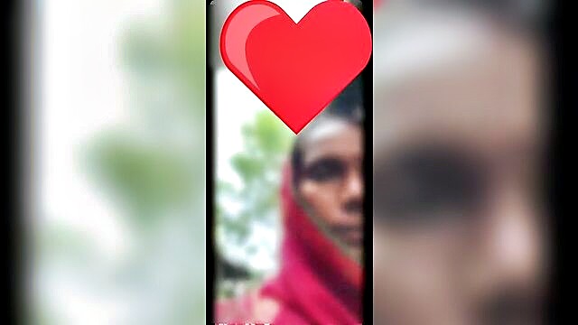 bhabhi outdoor pee online : Xxxirc