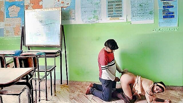 Resaal - indian college girl lesson