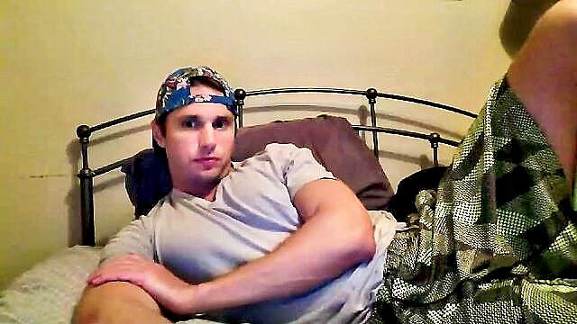 male webcam, record private, athleteguy55555 - muscle dude stepdad in hot gay action