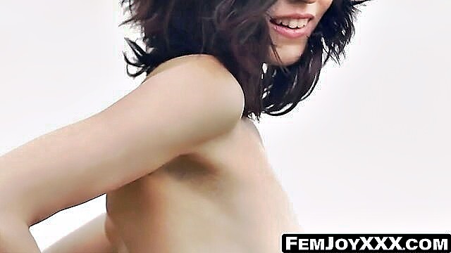 Sade Mare - sensual body reveal by sade mare Joymii