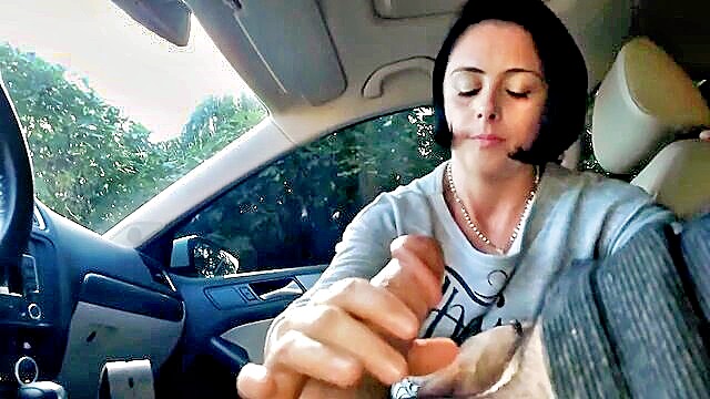Hand4feet - julia hand job small hands