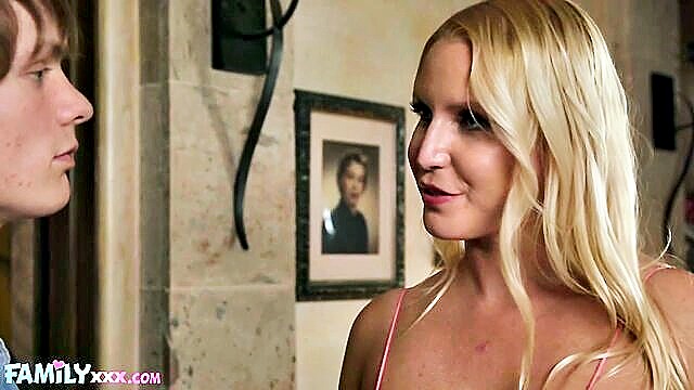 vanessa cage titty fading : FamilyXXX