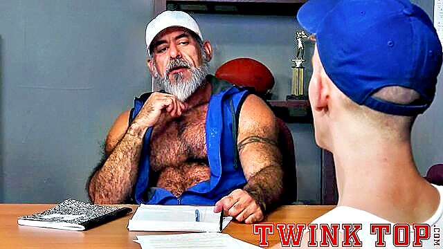 bareback, bear, big dick - love trans sex desk fuck
