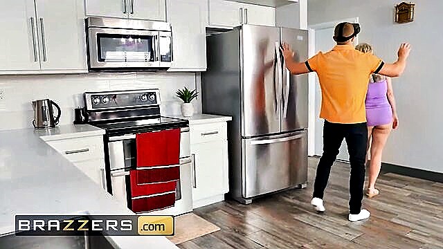 dee williams fucks unattended boner : Brazzers
